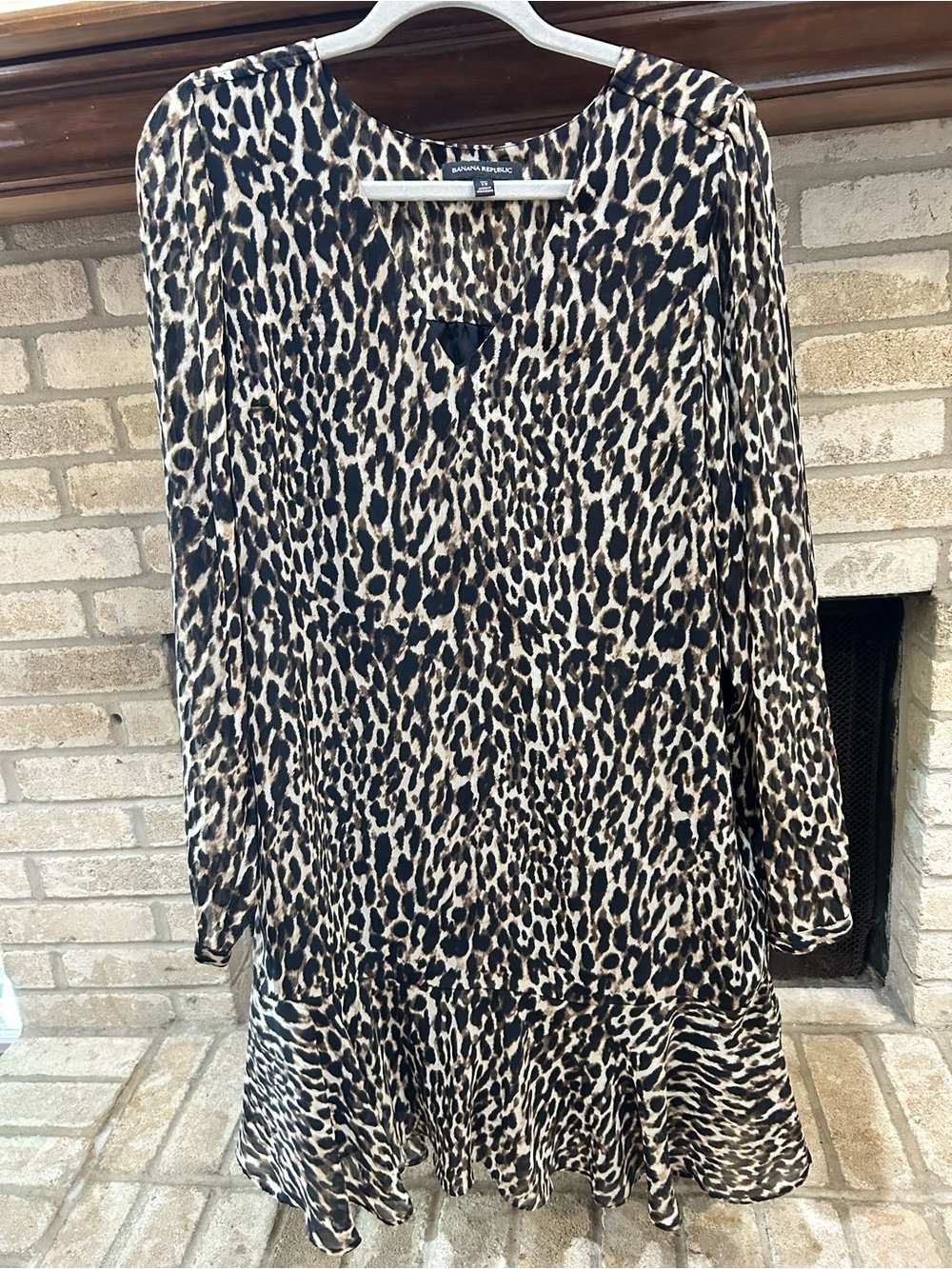 Banana Republic Leopard Print V-Neck Blouse - Brown/Black EUC